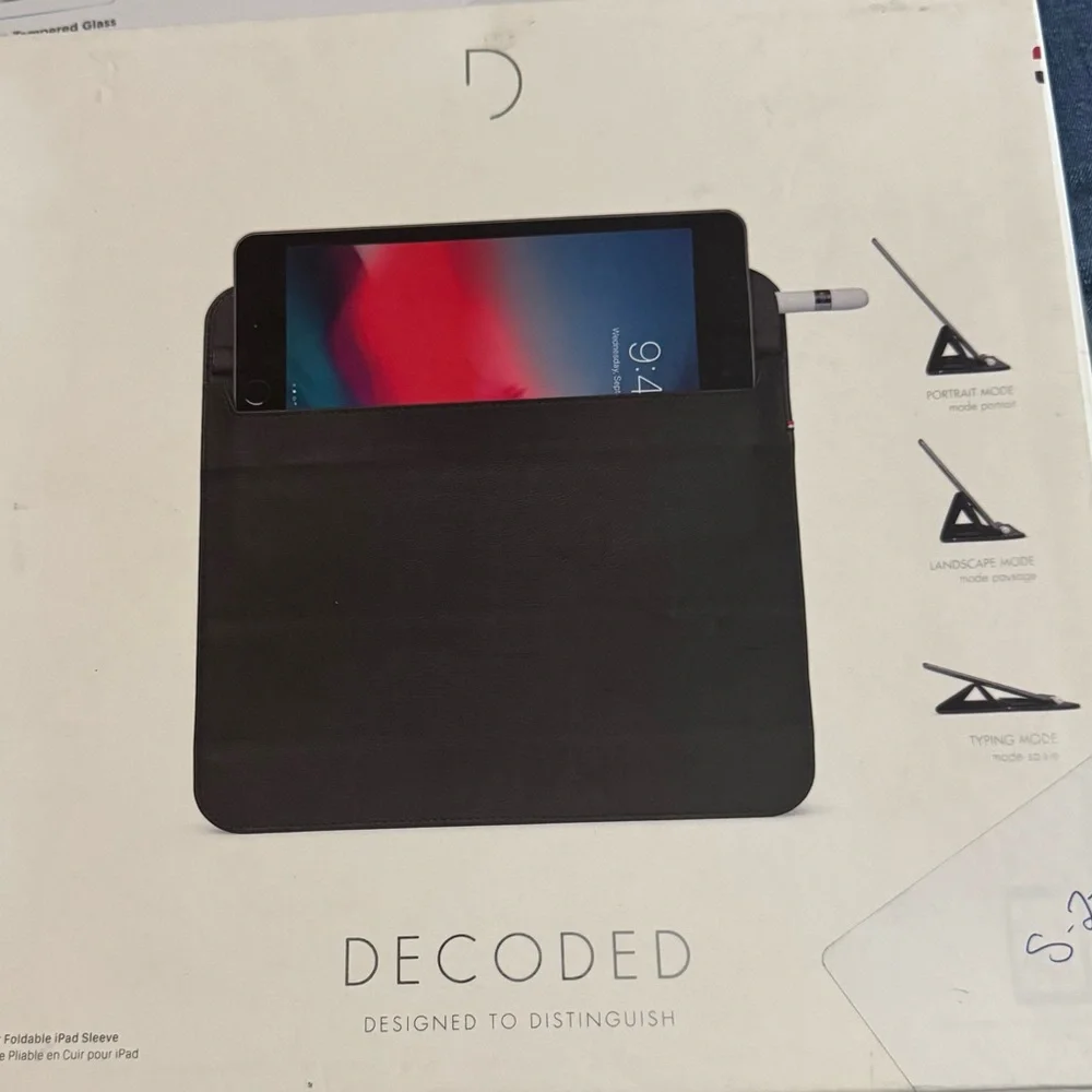 Decoded Black Tablet Sleeve